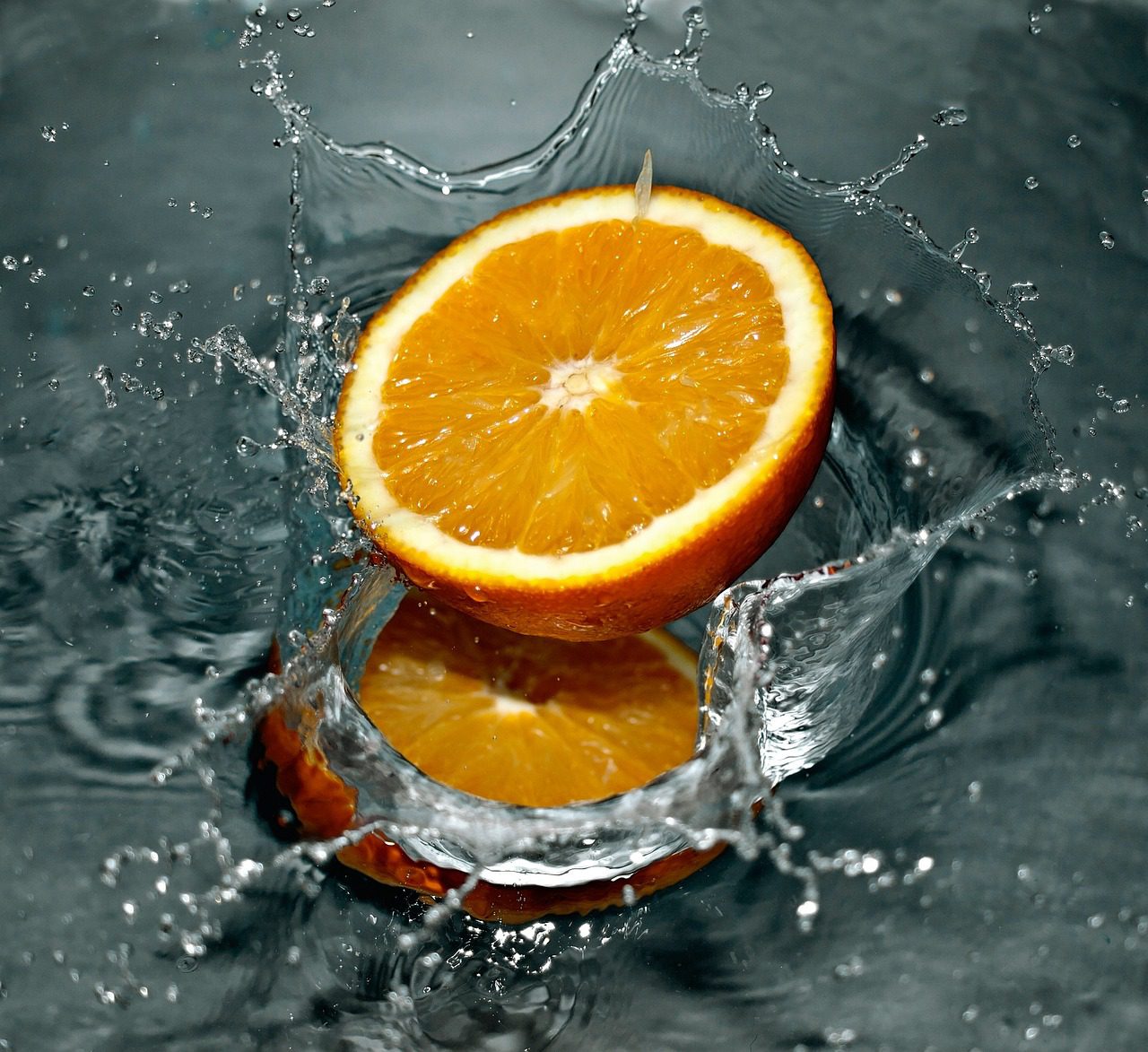 orange, falling, water-164985.jpg